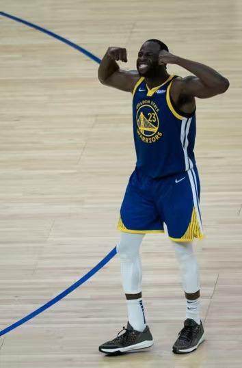 开云体育-【现场】G6的汤普森如约而至 金州海风扬起勇士旗帜